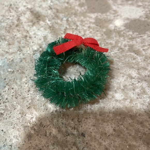 Dollhouse Miniatures Accessory Set - Picture 6 of 11